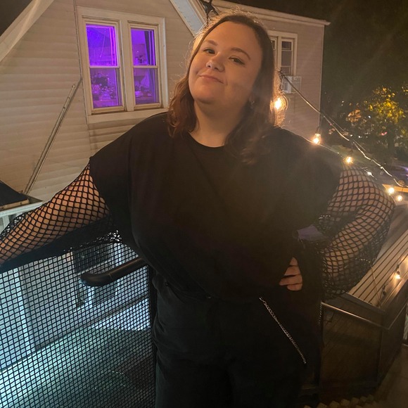 Meet your Posher, Danielle - Picture 1 of 1